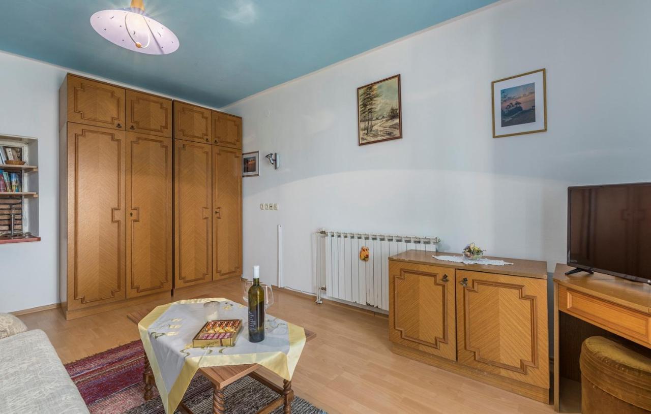 Apartments Ulika Červar-Porat Buitenkant foto